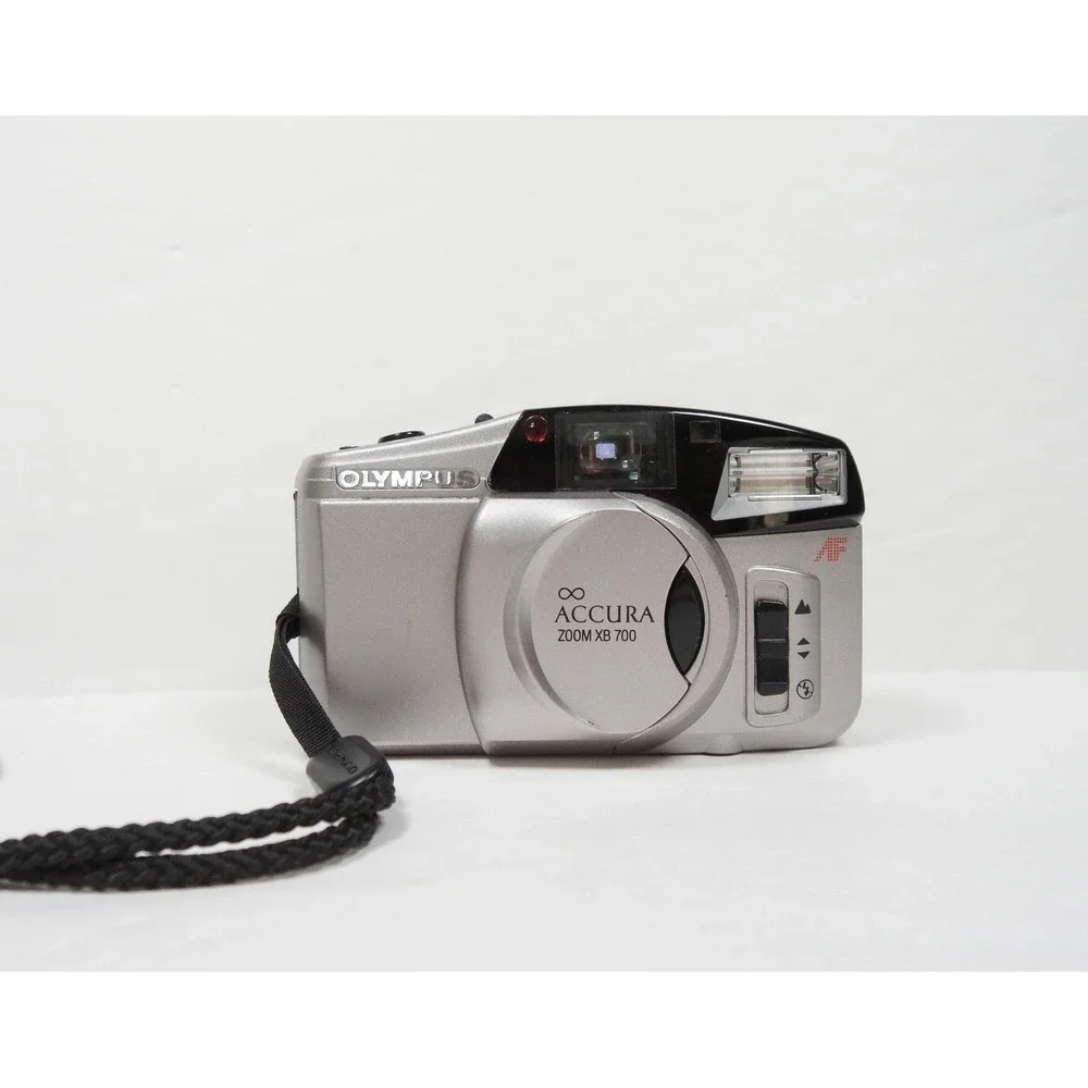 Olympus Accura Zoom XB 700 35mm Film Camera Silver 38-70mm Lens Extra Big VF